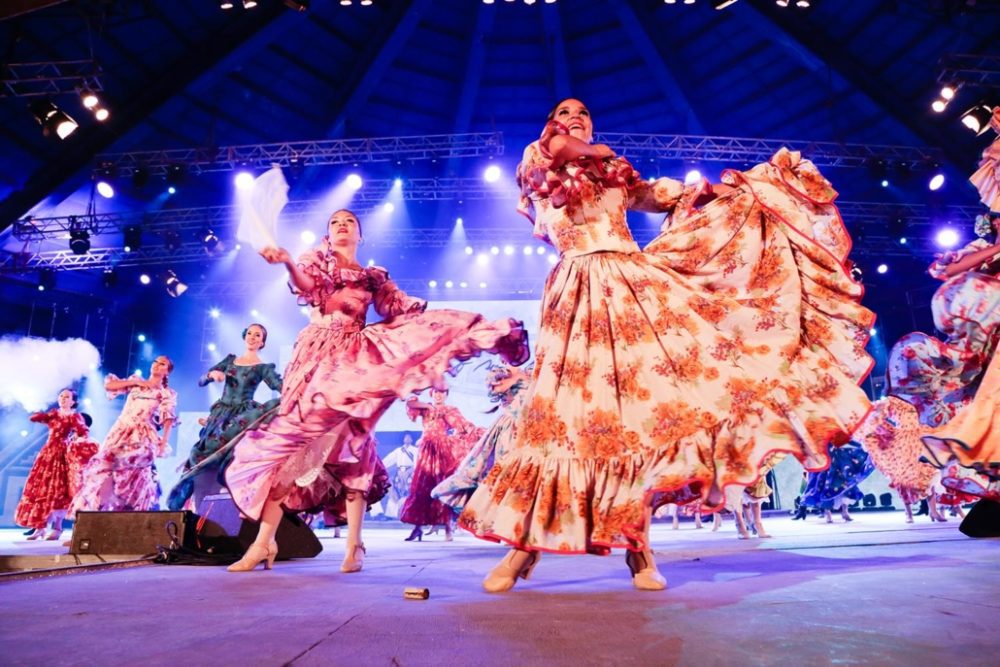 multimedia.normal.bb91a1bb9c21d619.466573746976616c20646520436f737175c3ad6e207072656e736120417175c35f6e6f726d616c2e6a7067