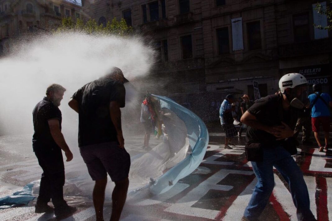 MOVILIZACIO-PARO-EN-CONGRASO-FOTO-QUIROGA-2-1200x800