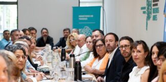 Gremios docentes aceptaron el aumento salarial y Kicillof cerró la paritaria