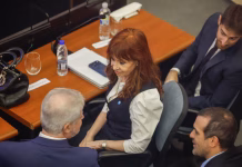 Una persecución política ejecutada con aprietes judiciales