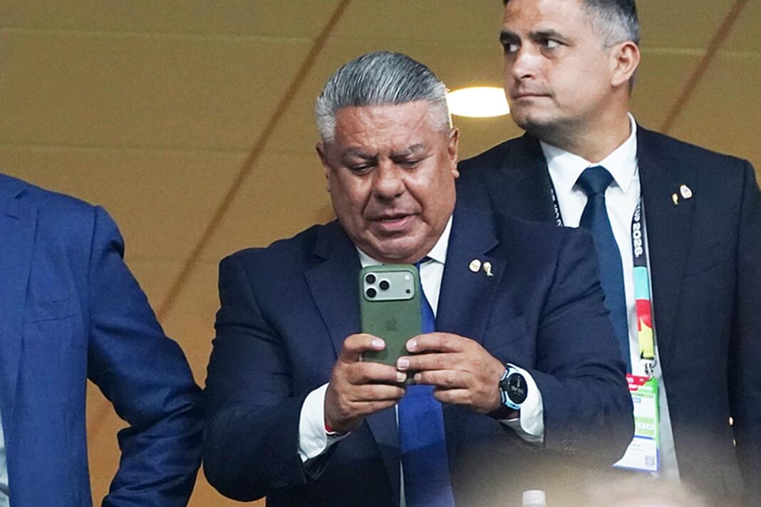chiqui-tapia-celular