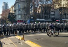 CONICET: la Policía de la Ciudad reprimió una protesta en contra de los despidos y el ajuste